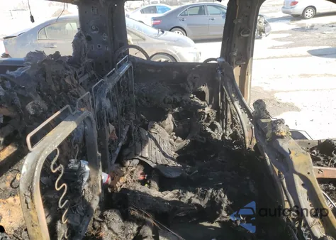 2019 Chevrolet Silverado K1500 Lt from USA, damaged, VIN 3GCPYDEK5KG147535